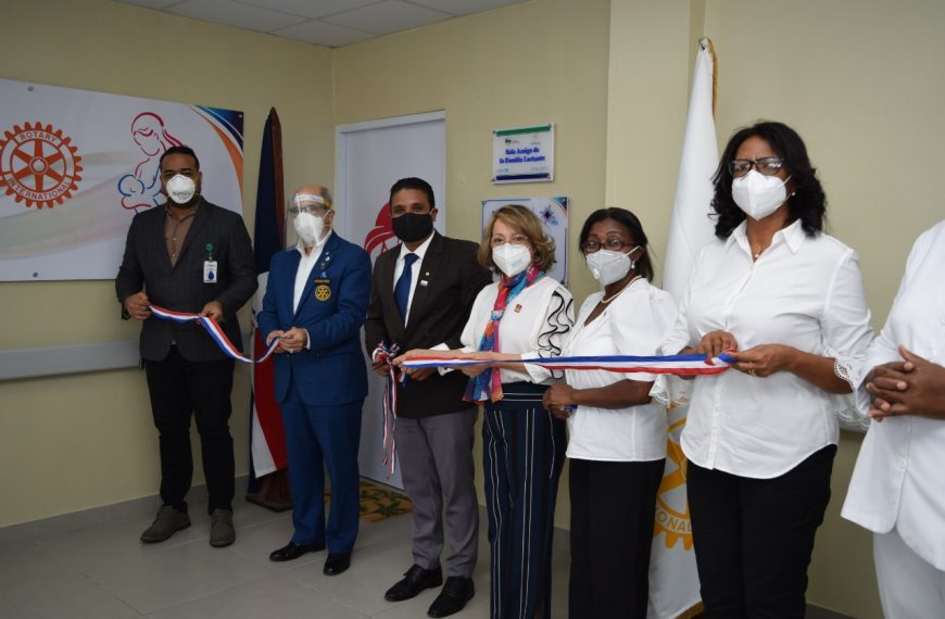 Inauguran la primera sala de lactancia materna en el Hospital Regional Juan Pablo Pina